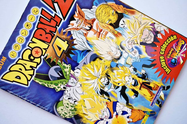 Dragon Ball Z4 (Salo, 1999): Tiene 98 Láminas (Álbum)