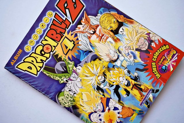 Dragon Ball Z4 (Salo, 1999): Tiene 156 Láminas (Álbum)