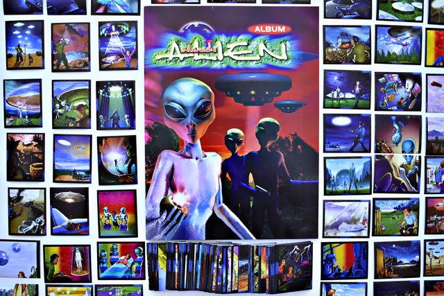 . Invasion Alien: Álbum Completo A Pegar