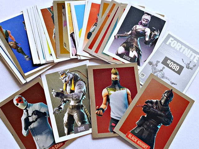 Fortnite Ready to Jump!: 30 Láminas (Pack) [2019, Panini]