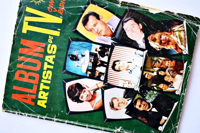 Álbum Artistas de T.V. Cine y Radio (Salo, 1967): Álbum Completo (Con todas sus láminas pegadas)
