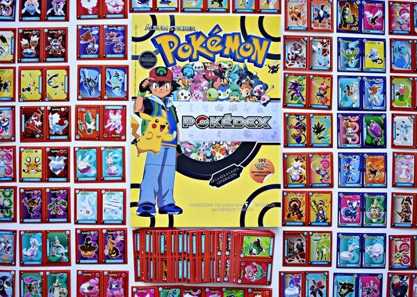 Pokémon Pokedex 2: Álbum Completo A Pegar foto 1