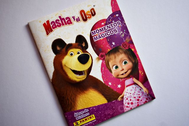 Masha y el Oso Momentos Mágicos (Panini, 2016): Álbum Completo (Con todas sus láminas pegadas)