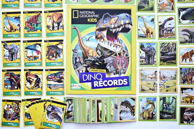 Dino Récords, National Geographic Kids: Álbum Completo A Pegar