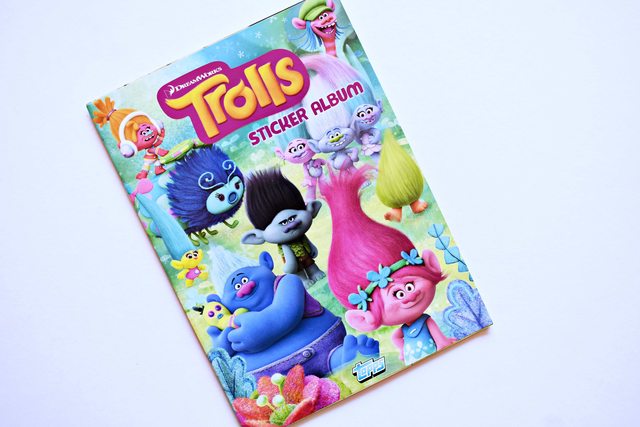 Trolls (Topps, 2016): Álbum Completo (Con todas sus láminas pegadas)