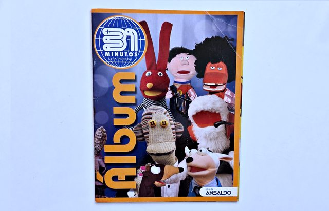 31 Minutos Gira Mundial (Ansaldo, 2013): Álbum Vacío (Sin láminas)