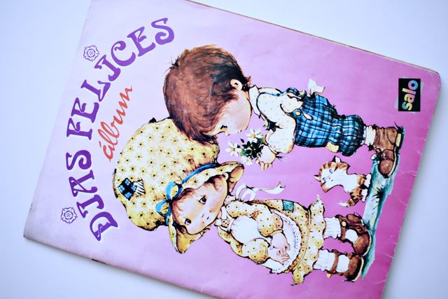 Días Felices (Salo, 1982): Tiene 28 Láminas